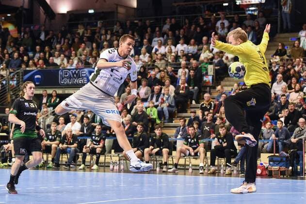 Handball Men EHF Cup Season 2017 18 Group B Füchse Berlin Helvetia Anaitasuna Bjarki Elisson No 4 Füchse Berlin TW Henrik Nordlander Nr 33 Helvetia Anaitasuna 04 03 18 Copyright: xMichaelxHundtx xMatthiasxKochx