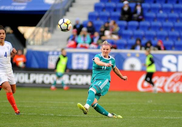March 4, 2018 - March 04, 2018 - German national team Nationalteam Midfielder ALEXANDRA POPP (9) kicks the ball up field during first half action of the match against the English Women s Team . The friendly match was played at Red Bull Arena, Harrison, New Jersey Soccer 2018 - The German National Team Draws England 2-2... - ZUMAc123 82152164st Copyright: xBennettxCohenx