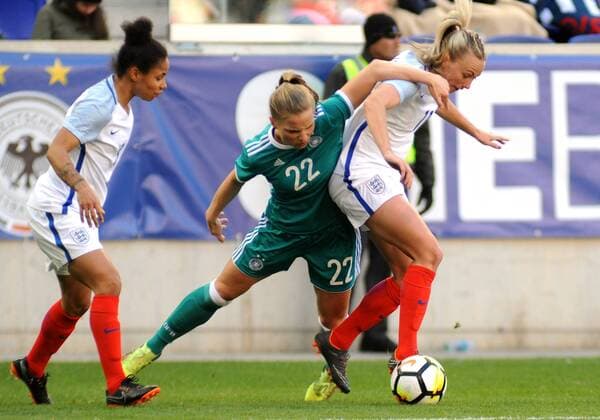 March 4, 2018 - March 04, 2018 - German national team Nationalteam Midfielder TABEA KEMME (22) tackles TONI DUGGAN (11) as they battle for the ball in first half action of the match against the English Women s Team . The friendly match was played at Red Bull Arena, Harrison, New Jersey Soccer 2018 - The German National Team Draws England 2-2.... - ZUMAc123 82152474st Copyright: xBennettxCohenx