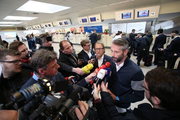 SOCCER - EL, Dortmund vs RBS SALZBURG,AUSTRIA,07.MAR.18 - SOCCER - UEFA Europa League, last sixteen, Borussia Dortmund vs Red Bull Salzburg, preview, departure RBS from Salzburg airport. Image shows head coach Marco Rose (RBS). GEPAxpictures xMathiasxMandl