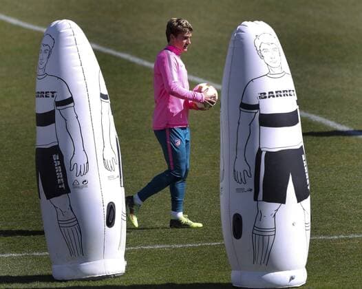 Atletico de Madrid s French forward Antoine Griezmann attends the team s training session at the sports city Wanda in Majadahonda, Madrid, Spain, 07 March 2018. Atletico de Madrid training session !ACHTUNG: NUR REDAKTIONELLE NUTZUNG!  Copyright: xBALLESTEROSx GRAF6471 20180307-636560254348084574
