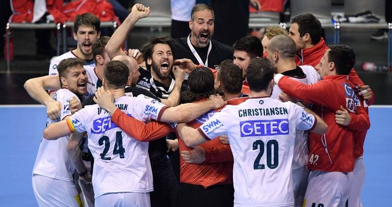 Handball DHB Pokal 07 03 2018 Berlin Max Schmeling Halle Quarterfinal Füchse Berlin against SC Magdeburg 29 30 SC Magdeburg qualifies for the Final Four Bennet WIEGERT coach SCM in the middle jubilation