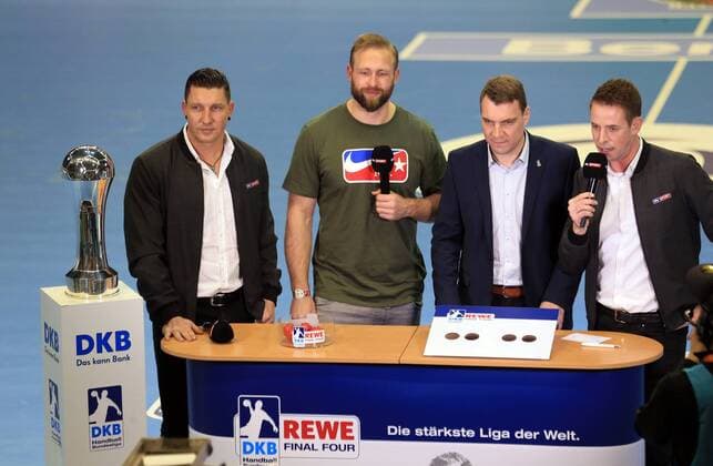 GER DHB Pokal FUEL BERLIN VS SC Magdeburg 07 03 2018 Max Schmeling Halle Berlin GER DHB Pokal FUEL BERLIN VS SC Magdeburg in the picture Cup draw with Steffan Kretschmer Robert Harting Andreas Waeschenbach nordphotox xEngler nph00076
