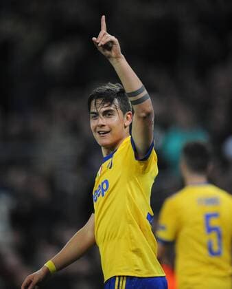 Football - 2017 2018 UEFA Champions League - Round of Sixteen, Second Leg: Tottenham Hotspur (2) vs. Juventus (2) Paulo Dybala of Juventus celebrates scoring goal no 2, at Wembley Stadium. COLORSPORT ANDREW COWIE 