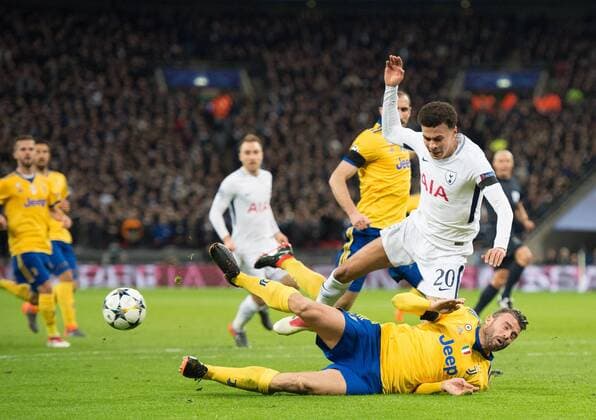 Tottenham s Dele Alli and Juventus Andrea Barzagli during the UEFA Champions League match between Tottenham Hotspur and Juventus at Wembley Stadium, London, England on 7 March 2018. Copyright: xAndrewxAleksiejczukx PMI-1869-0018