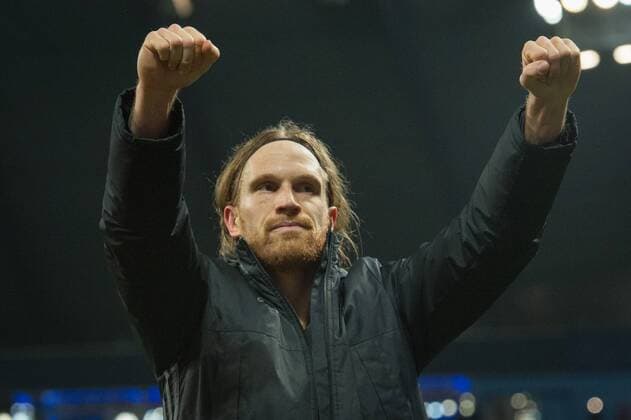 Manchester City v FC Basel UEFA Champions League Michael Lang of Basel applauds fans following the UEFA Champions League match at the Etihad Stadium, Manchester Content Not Available For UK Newspapers Copyright: xMattxWilkinsonx FIL-11459-0035