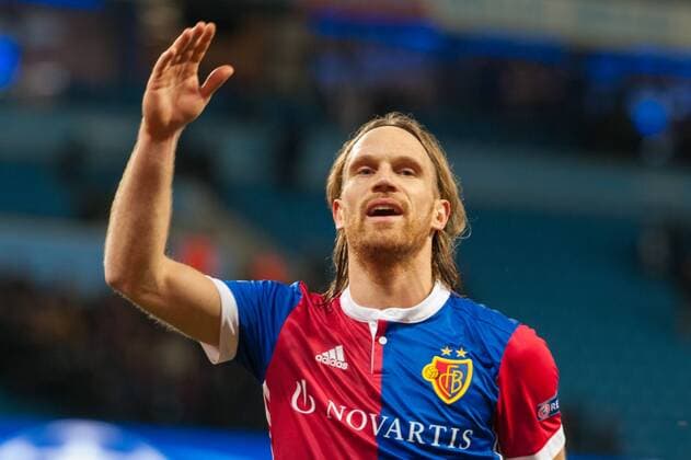 Manchester City v FC Basel UEFA Champions League Michael Lang of Basel applauds fans following the UEFA Champions League match at the Etihad Stadium, Manchester Content Not Available For UK Newspapers Copyright: xMattxWilkinsonx FIL-11459-0040