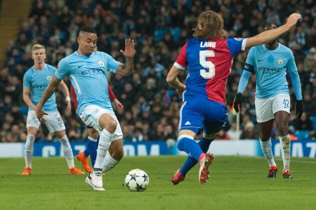 Manchester City v FC Basel UEFA Champions League Gabriel Jesus of Manchester City in a challenge with Michael Lang of Basel during the UEFA Champions League match at the Etihad Stadium, Manchester Content Not Available For UK Newspapers Copyright: xMattxWilkinsonx FIL-11459-0060