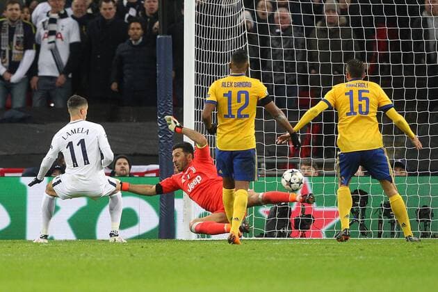 Tottenham Hotspur v Juventus UEFA Champions League Erik Lamela of Tottenham Hotspur goes close but the ball was ruled not to have crossed the line during the UEFA Champions League match at Wembley Stadium, London Content Not Available For UK Newspapers Copyright: xPaulxChestertonx FIL-11460-0112