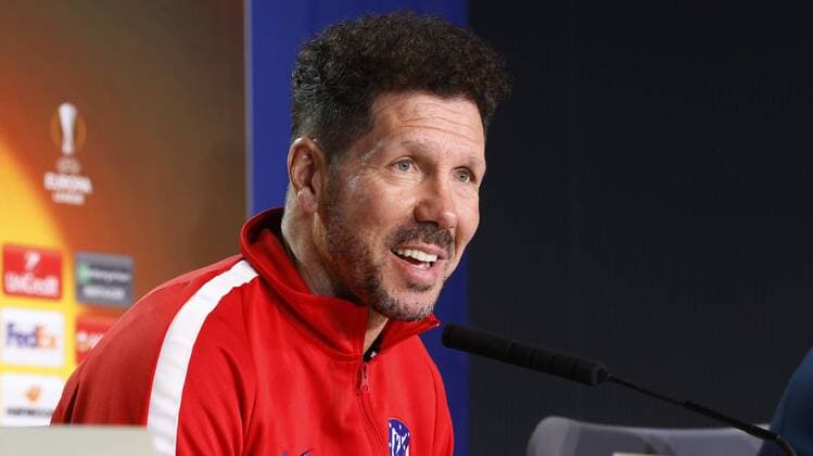 Cholo Simeone durante la rueda de prensa antes del partido de Europa League contra el Lokomotiv. Cholo Simeone attends the press conference PK Pressekonferenz before the start of the Europa League match against Lokomotiv. 