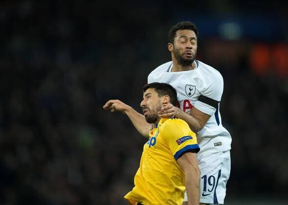Mousa Demb?l? of Tottenham Hotspur clashes with Sami Khedira of Juventus during the UEFA Champions League round of 16 leg 2of2 match between Tottenham Hotspur and Juventus at Wembley Stadium, London, England on 7 March 2018. Copyright: xVincexMignottx PMI-1866-0041