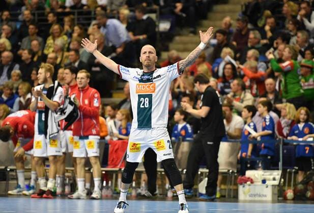 Robert Weber Magdeburg rejoins for a goal Füchse Berlin SC Magdeburg REWE Cup Quarterfinals 2017 2018 Men Men Handball Germany Germany Max Schmeling Halle Berlin 7 3 2018