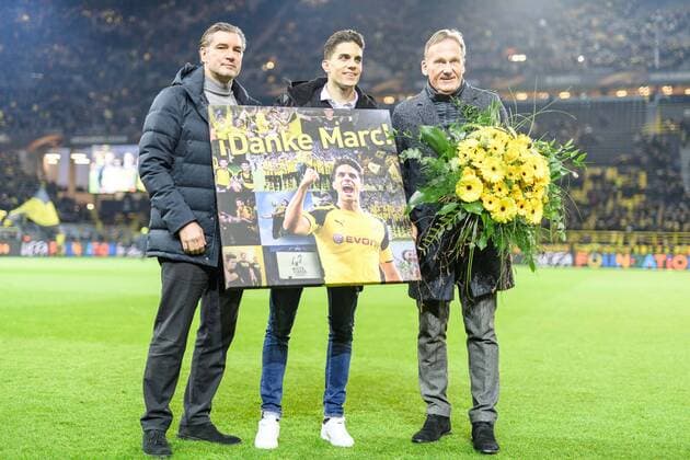 Sport Director Michael Zorc Borussia Dortmund Marc Bartra and Geschftsfuehrer Hans Joachim Watzke Borussia Dortmund in the Europa League Round of 16 between Borussia Dortmund and FC Salzburg on 08 03 2018 Dortmund Copyright: xSchuelerx xEibnerx-xPressefotox EP_JSE