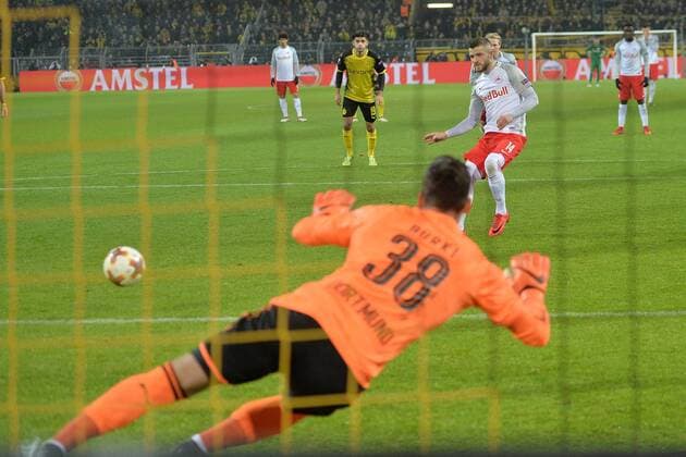 GER 1 FBL Borussia Dortmund vs RB Salzburg 08 03 2018 Signal Iduna Park Dortmund GER 1 FBL Borussia Dortmund vs RB Salzburg im Bild Valon Berisha 14 RB Salzburg makes the score 0 1 nph Mauelshagen nph00321