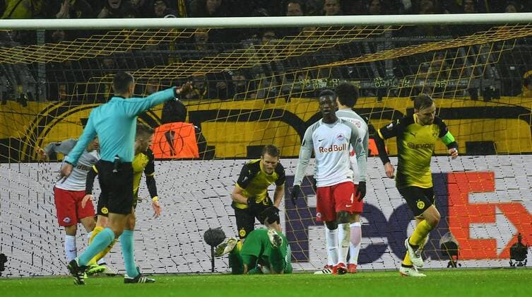08 03 2018 xjhx Football Europe League Borussia Dortmund RB Salzburg emspor v Andre Schuerrle Borussia Dortmund Cican Stankovic FC Red Bull Salzburg Goal scored Goal to the 1 2 Dortmund