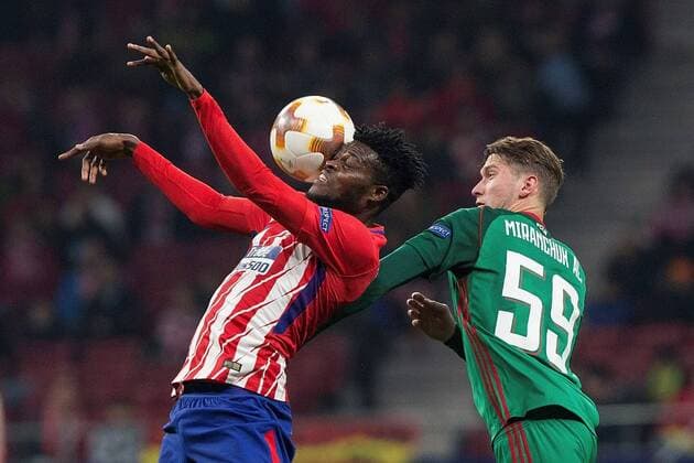 Atletico de Madrid s Thomas Partey (L) vies for the ball with Lokomotiv s Aleksei Miranchuk during the UEFA Europa League round of 16 first leg match bewteeen Atletico Madrid and Lokomotiv at the Wanda Metropolitano stadium in Madrid, Spain, 08 March 2018. Atletico Madrid vs. Lokomotiv !ACHTUNG: NUR REDAKTIONELLE NUTZUNG!  Copyright: xRodrigoxJimenezx MAD016 20180308-636561410938104039