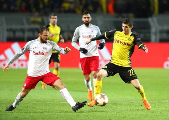Thursday 08 03 2018 Season 2017 2018 Euro League Round of 16 First leg in Dortmund Signal Iduna Park BVB 09 Borussia Dortmund Salzburg FC Andreas Ulmer FCS against Christian Pulisic BVB v l