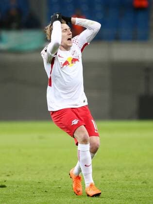 RB Leipzig St Petersburg Soccer Euro League Leipzig 08 03 2018 Red Bull Arena Soccer UEFA Euro League Round of 16 First leg RB Leipzig vs. FK Zenit St Petersburg Picture Emil Forsberg 10 RB Leipzig dissatisfied after scoring a goal opportunity