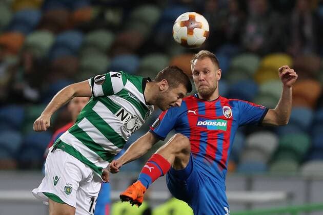 March 8, 2018 - Lisbon, Portugal - Sporting s defender Stefan Ristovsk from Macedonia (L) fights for the ball with Plzen s midfielder Daniel Kolar of Czech Republic during the UEFA Europa League round of 16 1st leg football match Sporting CP vs Viktoria Plzen at the Jose Alvalade stadium in Lisbon, Portugal, on March 8, 2018. Sporting Lisbon v Viktoria Plzen - UEFA Europa League Round of 16: First Leg  - ZUMAn230 20180308_zaa_n230_727 Copyright: xPedroxFiuzax