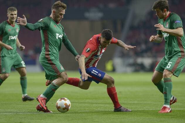 March 8, 2018 - Madrid, Spain - Angel Correa of Atletico de Madrid figth the ball with Rybus during UEFA Europa League Round of 16 match between Atletico Madrid and FC Lokomotiv at the Wanda Metropolitano on March 08, 2018 in Madrid, Spain. ChakanaNews-Pressouth Atletico Madrid v Lokomotiv Moscow - UEFA Europa League Round of 16: First Leg  - ZUMAn230 20180308_zaa_n230_1065 Copyright: xPatricioxRealpex