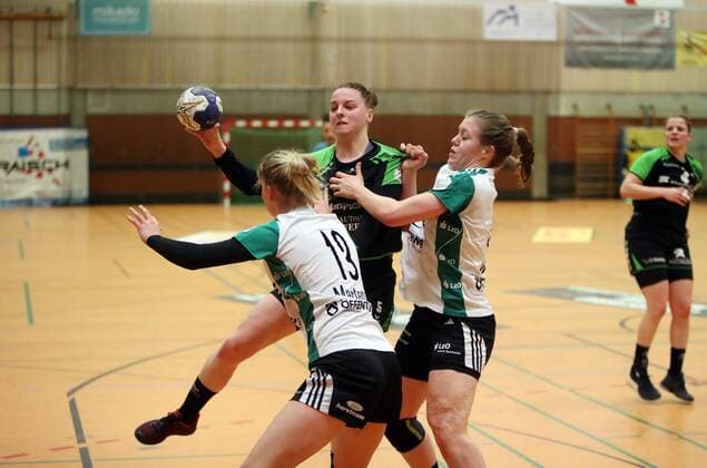TV Nellingen VfL Oldenburg Germany Ostfildern 10 03 2018 Handball Women Bundesliga Season 2017 2018 TV Nellingen VfL Oldenburg v Jane Martens VfL Oldenburg Annika Blanke TV Nellingen Julia Wenzl VfL Oldenburg