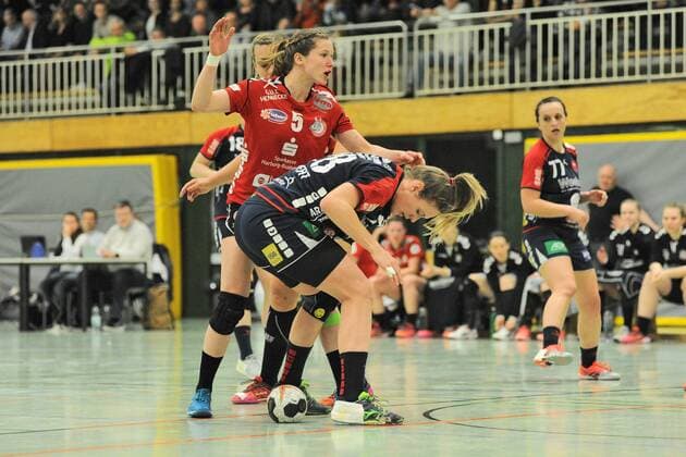 Kim Land HL Buchholz 08 Rose Garden 5 vs Anika Leppert SG H2Ku Herrenberg Kuties 28 SG H2Ku Herrenberg Kuties Handball League Stage 10 03 2018 Photo TBaur Eibner Herrenberg Copyright: xBaur xEibner-Pressefotox EP_Toba