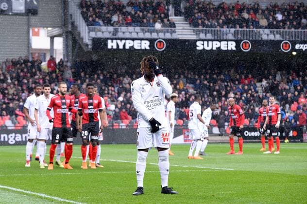 07 Allan SAINT MAXIMIN (nice) - COUP FRANC FOOTBALL : Guingamp vs Nice - Ligue 1 Conforama - 11 03 2018 FEP Panoramic 