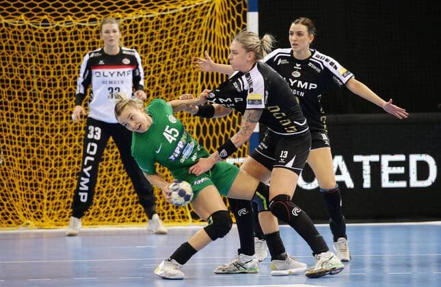 Ludwigsburg Handball EHF Champions League SG BBM Bietigheim vs FTC Rail Cargo Hungaria from left Noemi Hafra Hungaria Luisa Schulze BBM