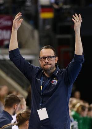 Ludwigsburg Handball EHF Champions League SG BBM Bietigheim vs FTC Rail Cargo Hungaria Martin Albersten Coach BBM