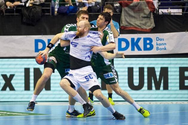 Handball Berlin 11 03 2018 HBL 1 Bundesliga Season 2017 2018 Füchse Berlin VFL Gummersbach Alexander Becker Drago Vukovic Foxes Berlin No 06 Kevin Struck Foxes Berlin No 07 re
