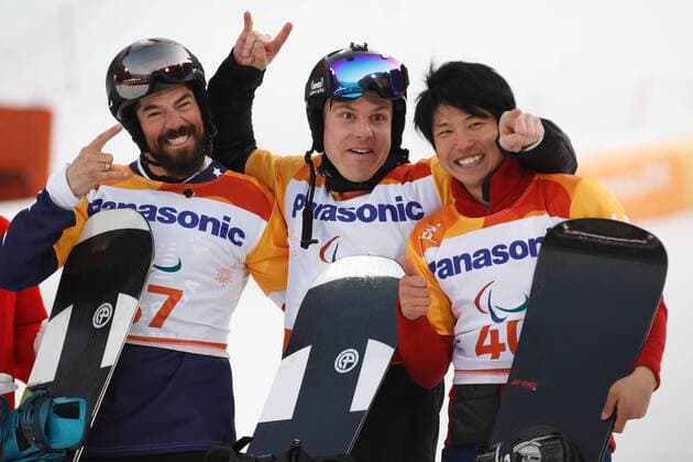 Bilder des Tages - SPORT (L-R) Matti Suur-Hamari (FIN), Keith Gabel (USA), Gurimu Narita (JPN), MARCH 12, 2018 - Snowboarding : Men s Snowboard Cross Standing Flower Ceremony at Jeongseon Alpine Centre during the PyeongChang 2018 Paralympics Winter games Winterspiele Spiele Summer games in Pyeongchang, South Korea. NoxThirdxPartyxSales  (74019120)