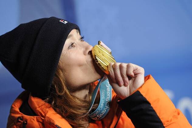 13-3-2018 SNOWBOARDEN: PARALYMPISCHE SPELEN: PARALYMPIC GAMES: PYEONGCHANG 2018 Medaille ceremonie. Goud. Bibian Mentel. Foto: Mathilde Dusol. xVIxVIxImagesx xSoenarxChamidxsportfotografiexIVx 10334442