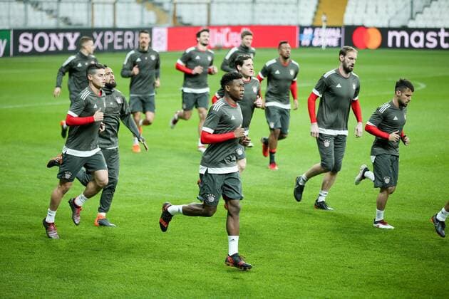 The players are running warm James Rodriguez 11 Bayern Munich Arturo Vidal 23 FC Bayern Munich David Alaba 27 FC Bayern Munich Juan Bernat 14 Bayern Munich Muenchen Training FC Bayern Munich Eight-Finals Champions League 13 03 2018 Istanbul Istanbul Turkey Copyright: xkolbert-press ChristianxKolbertx