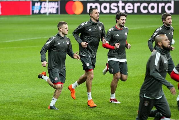 Joshua Kimmich 32 FC Bayern Muenchen Sandro Wagner 2 FC Bayern Muenchen Mats Hummels 5 FC Bayern Muenchen Training FC Bayern Muenchen Soccer Eighth-final Champions League 13 03 2018 Istanbul Istanbul Turkey Copyright: xkolbert-press ChristianxKolbertx