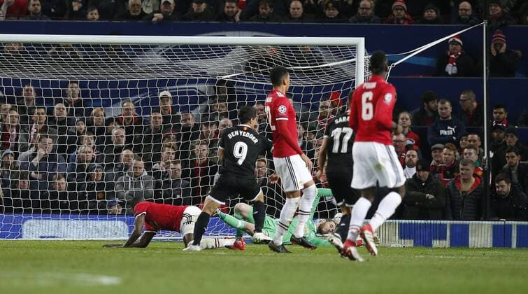 David De Gea of Manchester United ManU can t save from Wissam Ben Yedder of Sevilla as he opens the scoring during the Champions League Round of 16 match at Old Trafford Stadium, Manchester. Picture date: March 13th 2018. Picture credit should read: Andrew Yates Sportimage EDITORIAL USE ONLY. No use with unauthorised audio, video, data, fixture lists, club league logos or live services. Online in-match use limited to 120 images, no video emulation. No use in betting, games or single club league player publications.