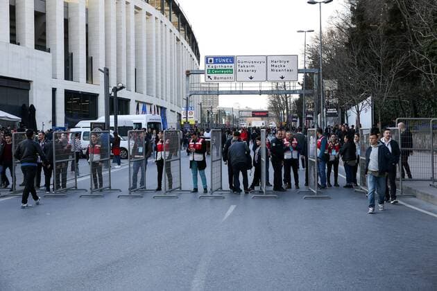 Police make admission checks in front of the Vodafone Park Besiktas Istanbul vs Bayern Munich Football Round of 16 Champions League 14 03 2018 Istanbul Istanbul Turkey Copyright: xkolbert-press ChristianxKolbertx