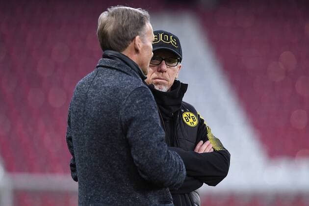 Soccer Europa League Final training Borussia Dortmund on 14 03 2018 in the Red Bull Arena in Salzburg Hans Joachim Watzke Managing Director Dortmund in front Peter Stöger Head Coach Dortmund behind xRx