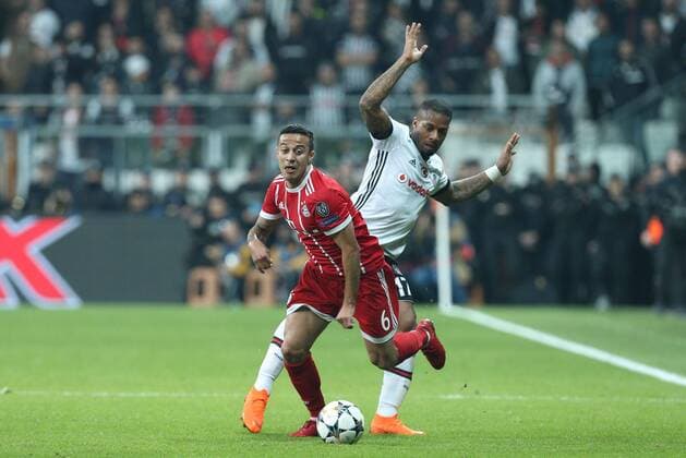 In a duel action with Thiago Alcantara 6 FC Bayern Muenchen and Jeremain Marciano Lens 17 Besiktas Istanbul Besiktas Istanbul vs Bayern Munich Soccer Eighth-final Champions League 14 03 2018 Istanbul Istanbul Turkey Copyright: xkolbert-press ChristianxKolbertx