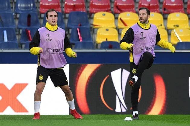 Football Europa League final training Borussia Dortmund on 14 03 2018 in the Red Bull Arena Salzburg Mario Götze Dortmund left Gonzalo Castro Dortmund right xRx