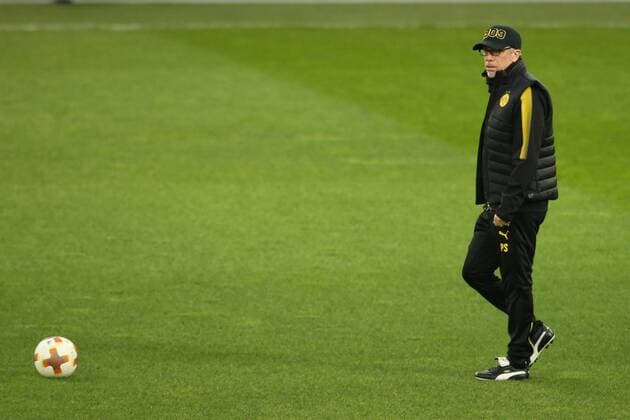 SOCCER - UEFA EL, RBS vs Dortmund SALZBURG,AUSTRIA,14.MAR.18 - SOCCER - UEFA Europa League, Red Bull Salzburg vs Borussia Dortmund, preview, training of Dortmund. Image shows head coach Peter Stoeger (Dortmund). GEPAxpictures xMathiasxMandl