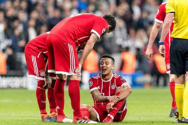 Thiago Alcantara do Nascimento of FC Bayern Munich left the match injured during the UEFA Champions League round of 16 match between Besiktas AS and Bayern Munchen at the Vodafone Arena on March 14, 2018 in Istanbul, Turkey UEFA Champions League 2017 2018 xVIxVIxImagesx xGerritxvanxKeulenxIVx 10345216