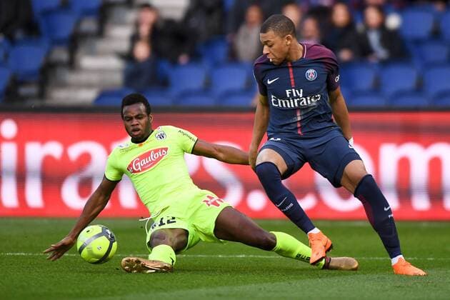 Fußball, Paris Saint Germain - Angers SCO 29 KYLIAN MBAPPE (PSG) - 12 LASSANA COULIBALY (SCO) FOOTBALL : Paris SG vs Angers - Ligue 1 Conforama - 14 03 2018 AnthonyBIBARD FEP Panoramic 
