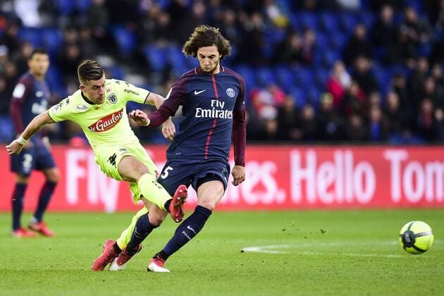 Fußball, Paris Saint Germain - Angers SCO RABIOT Adrien (PSG) vs SANTAMARIA Baptiste (Angers) FOOTBALL : PSG vs Angers - Conforama Ligue1 - 14 03 2018 JBAutissier Panoramic 