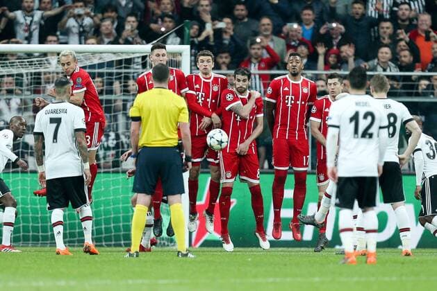 Free kick on Bayern wall Rafinha 13 Bayern Munich Niklas Suele 4 Bayern Munich Thomas Mueller 25 Bayern Munich Javi Martinez 8 Bayern Munich Jerome Boateng 17 Bayern Munich Robert Lewandowski 9 Bayern Munich Besiktas Istanbul vs Bayern Munich Soccer Eighth-final Champions League 14 03 2018 Istanbul Istanbul Turkey Copyright: xkolbert-press ChristianxKolbertx