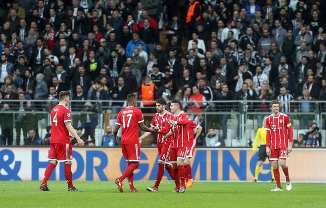 Fußball, CL, Besiktas Istanbul - Bayern München Bayern Munich celebrate his goal with his teammates during Besiktas - Bayern Munich UEFA Champions League round of 16 second leg soccer match in Vodafone Arena, Istanbul, Turkey, Mar 14, 2018.  Copyright: TolgaxAdanali 15949928