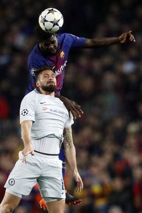 Fußball, CL, FC Barcelona - FC Chelsea (l-r) Samuel Umtiti of FC Barcelona Barca Olivier Giroud of Chelsea FC during the UEFA Champions League round of 16 match between FC Barcelona and Chelsea FC at the Camp Nou stadium on March 14, 2018 in Barcelona, Spain. UEFA Champions League 2017 2018 xVIxVIxImagesx xMauricexvanxSteenxIVx 10346044