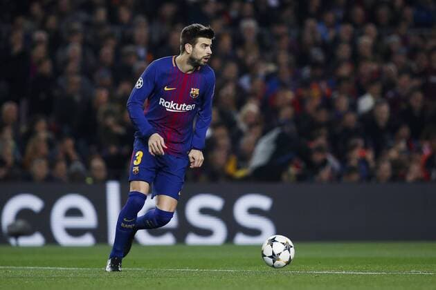 FuÃŸball, CL, FC Barcelona - FC Chelsea 14th March 2018, Camp Nou, Barcelona, Spain; UEFA Champions League football, round of 16, 2nd leg, FC Barcelona Barca versus Chelsea; Gerard Pique of FC Barcelona controls the ball  ActionPlus12001548
