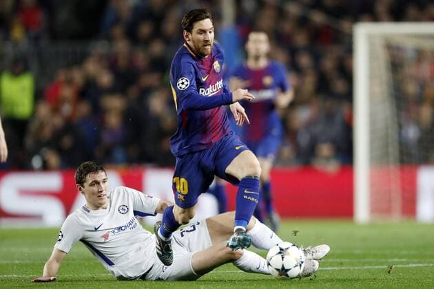 Fußball, CL, FC Barcelona - FC Chelsea (l-r) Andreas Christensen of Chelsea FC, Lionel Messi of FC Barcelona Barca during the UEFA Champions League round of 16 match between FC Barcelona and Chelsea FC at the Camp Nou stadium on March 14, 2018 in Barcelona, Spain. UEFA Champions League 2017 2018 xVIxVIxImagesx xMauricexvanxSteenxIVx 10346278