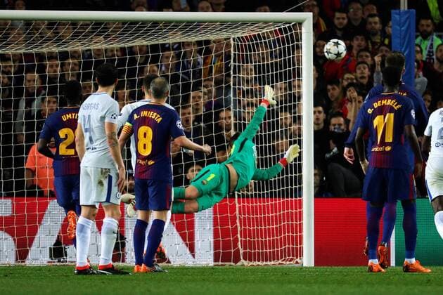 FC Barcelona Barca s Marc Andre Ter Stegen tries to stop a ball during the UEFA Champions League round of 16 second leg match between FC Barcelona and Chelsea at the Camp Nou stadium in Barcelona, Catalonia, Spain, 14 March 2018. FC Barcelona vs. Chelsea !ACHTUNG: NUR REDAKTIONELLE NUTZUNG!  Copyright: xAlejandroxGarciax BCN012 20180314-636566619325025176