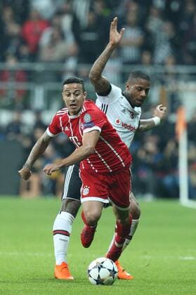 In a duel action with Thiago Alcantara 6 FC Bayern Muenchen and Jeremain Marciano Lens 17 Besiktas Istanbul Besiktas Istanbul vs Bayern Munich Soccer Eighth-final Champions League 14 03 2018 Istanbul Istanbul Turkey Copyright: xkolbert-press ChristianxKolbertx